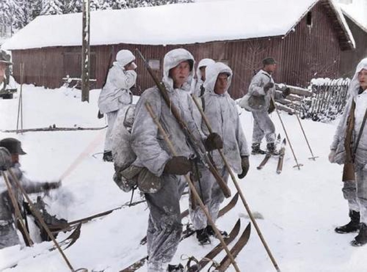 与乌克兰相反，一个俄罗斯周边小国买64架F35自保，但不加入北约