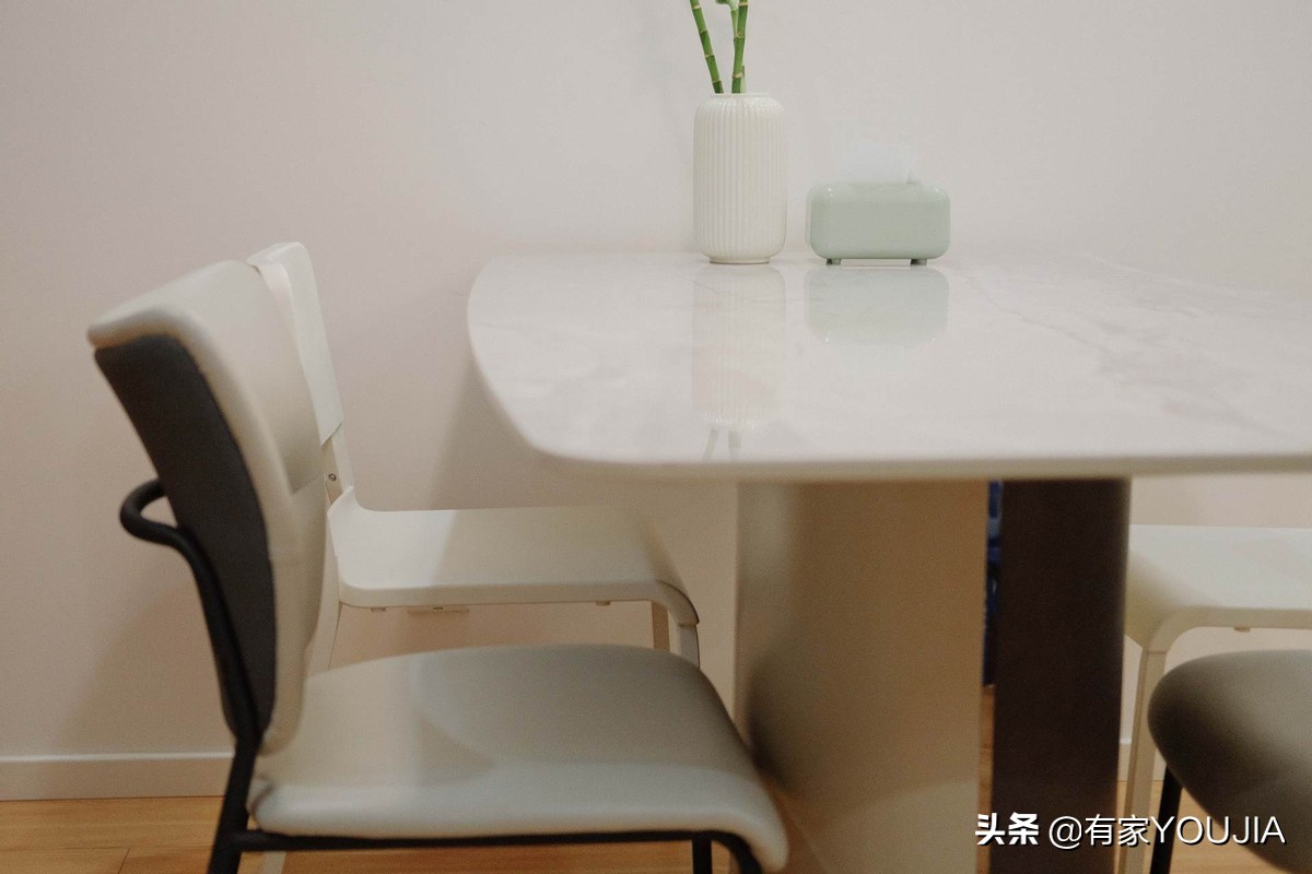 怎么选择正品岩板餐桌,选什么样的岩板餐桌