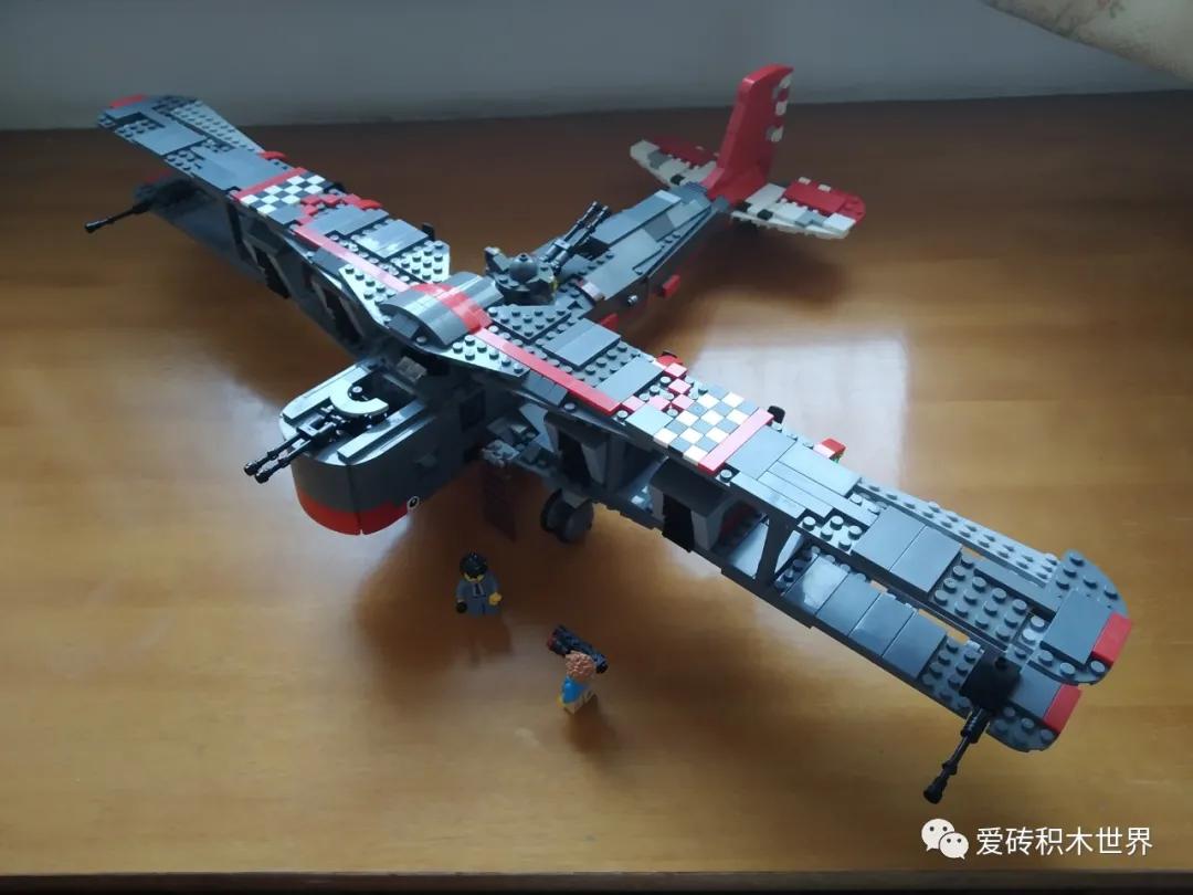 「爱砖MOC每日推送」用积木在现实中游玩战地1一战哥达式轰炸机