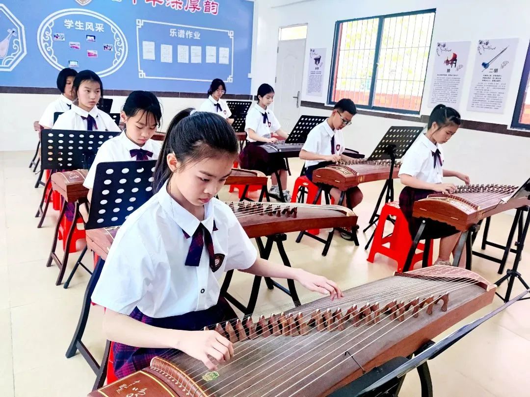 石碣四海学校是公办还是民办,东莞石碣四海学校最新视频