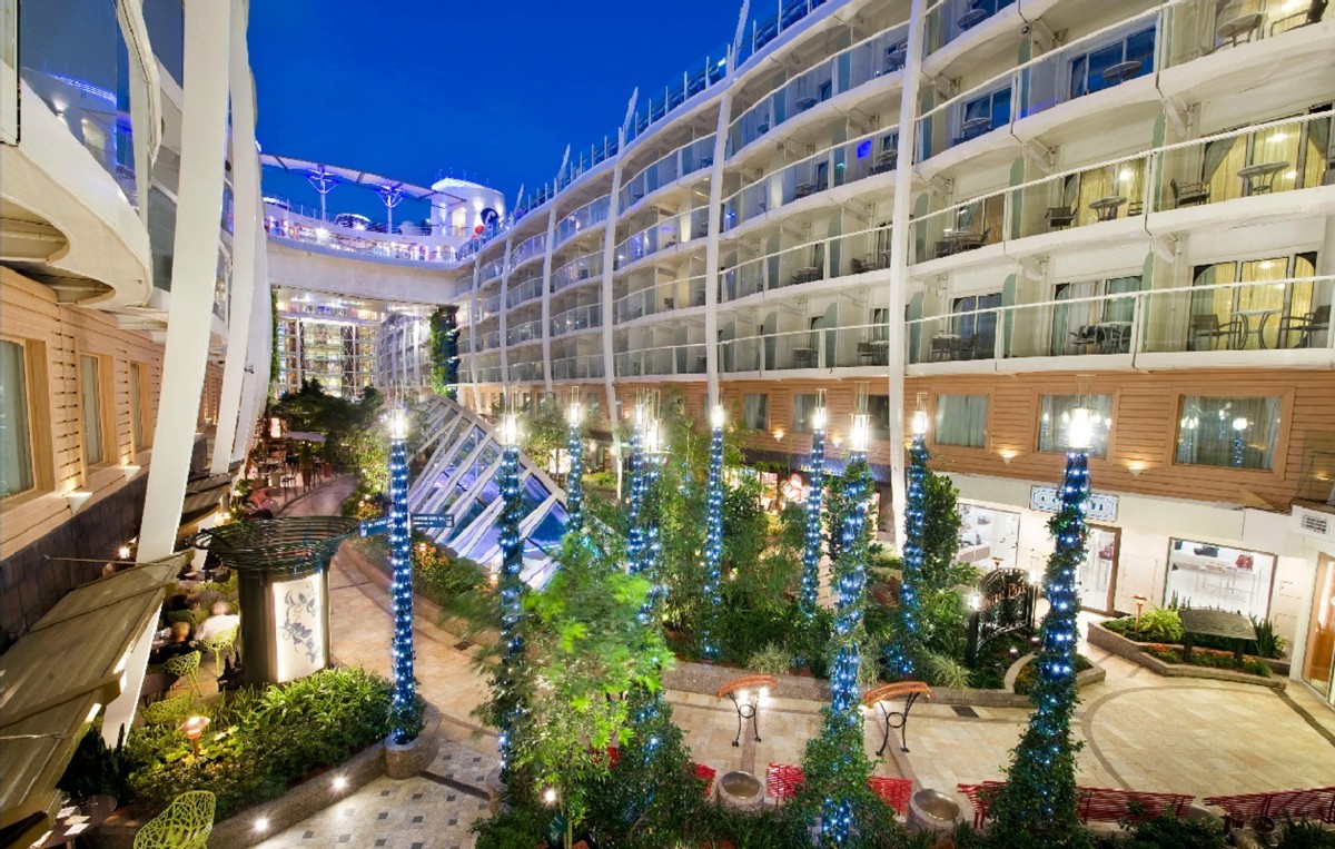 最豪华邮轮比泰坦尼克号还大,比泰坦尼克号还大的中国豪华游轮