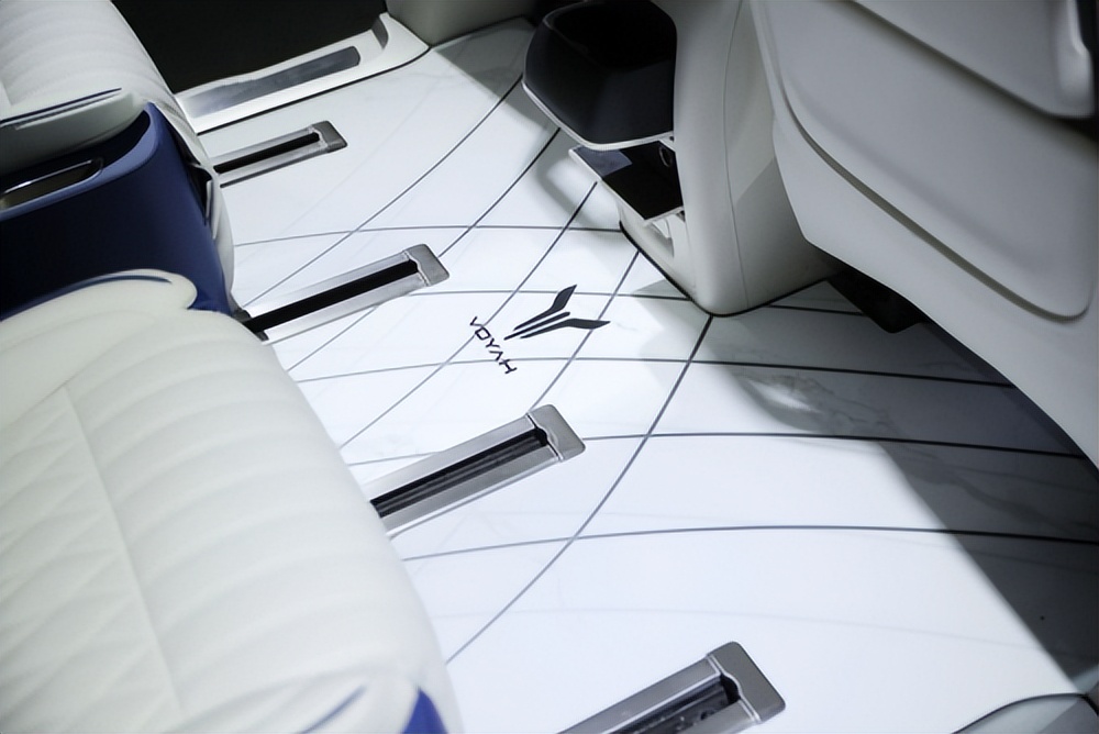 岚图梦想家厂家改装套件,岚图梦想家2024款改装套件