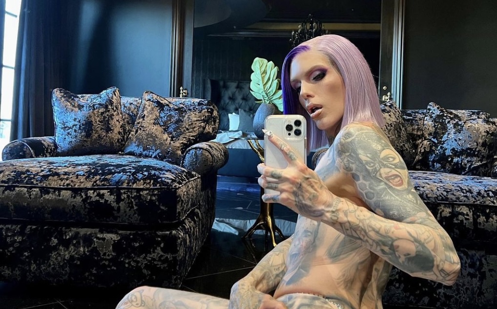 J姐自曝逃*光脱**明会：事业受挫丑闻缠身，都是他们害的?