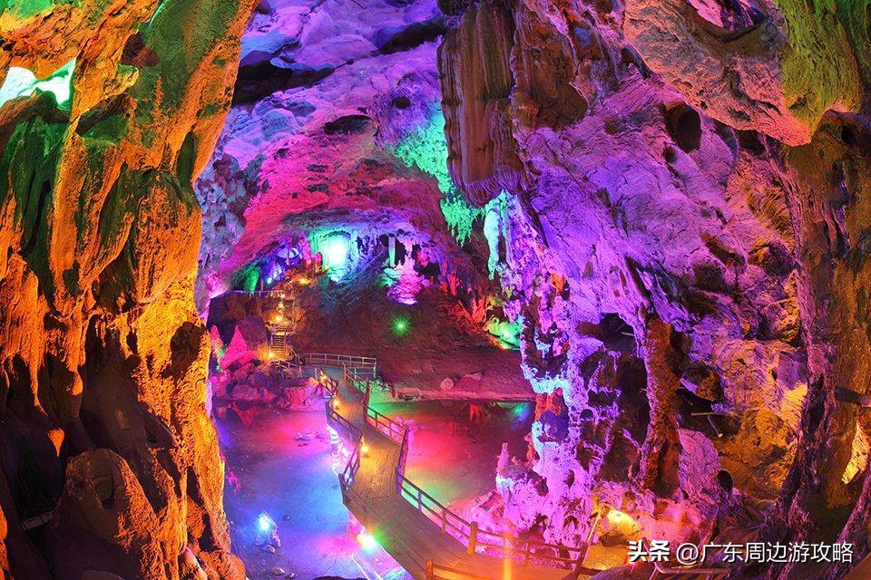 宝晶宫天鹅湖温泉酒店玩水,宝晶宫天鹅湖温泉酒店泳池恒温吗