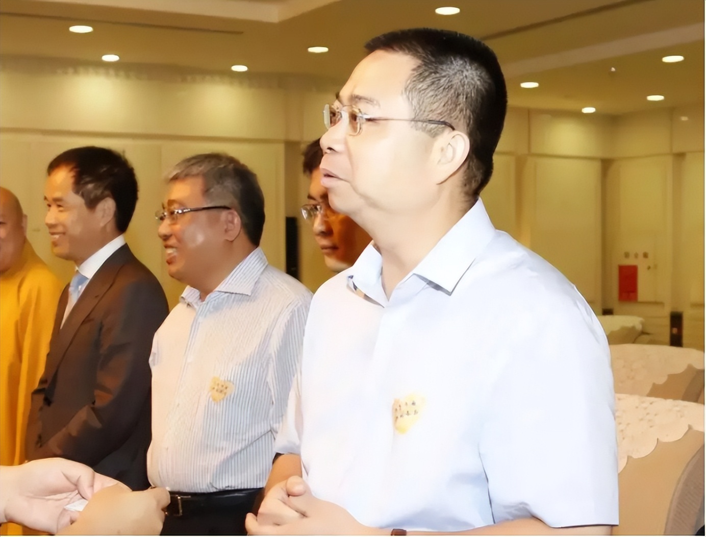 方脸哥姚启圣,白手起家方脸哥身价多少