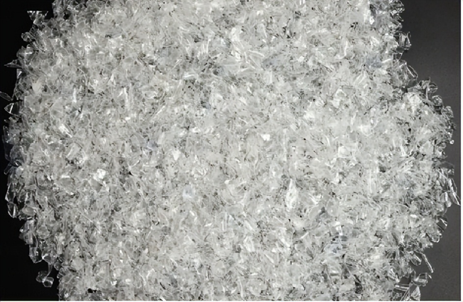 矿泉水瓶加工成衣服,矿泉水瓶制作衣服过程