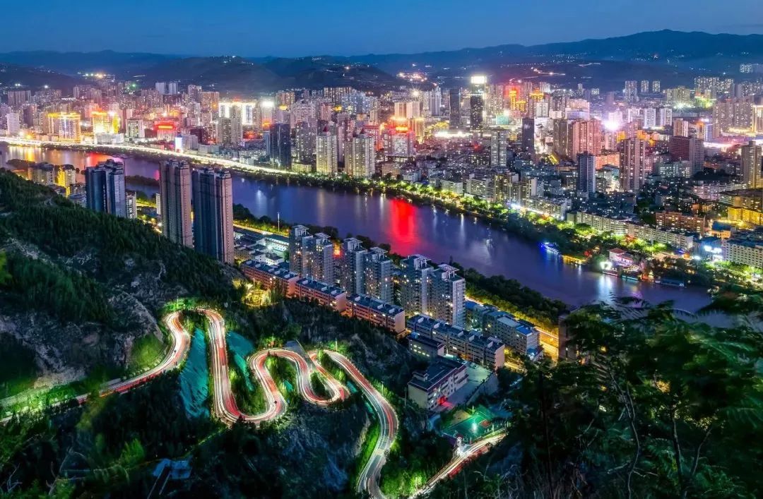 什么？兰州是当之无愧的一线城市！开玩笑呢吧！