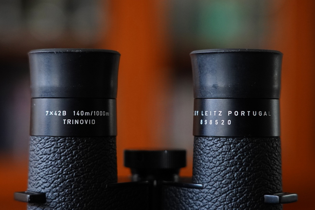 一树梨花压海棠：是*用军**望远镜好？还是名牌望远镜好？