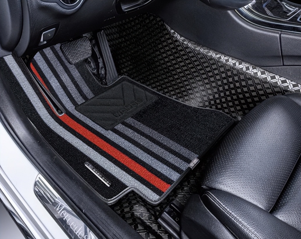 汽车脚垫怎么选择最好最新,理想l7脚垫种类