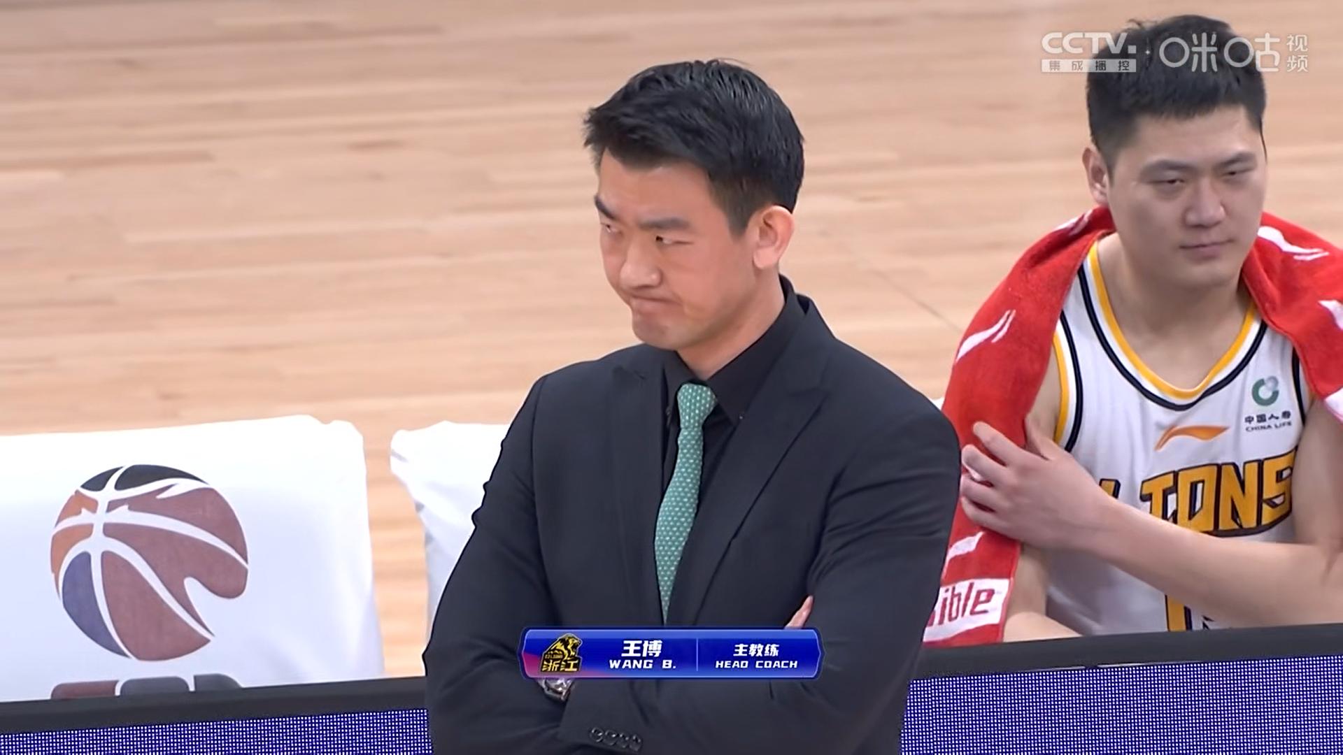 广厦对阵辽宁孙铭徽,孙铭徽怒喷裁判