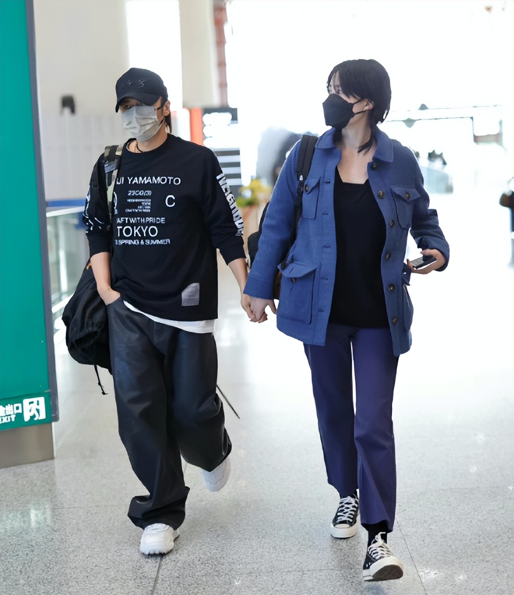 28岁的王菲和17岁的谢霆锋同台,王菲谢霆锋现在婚姻状况