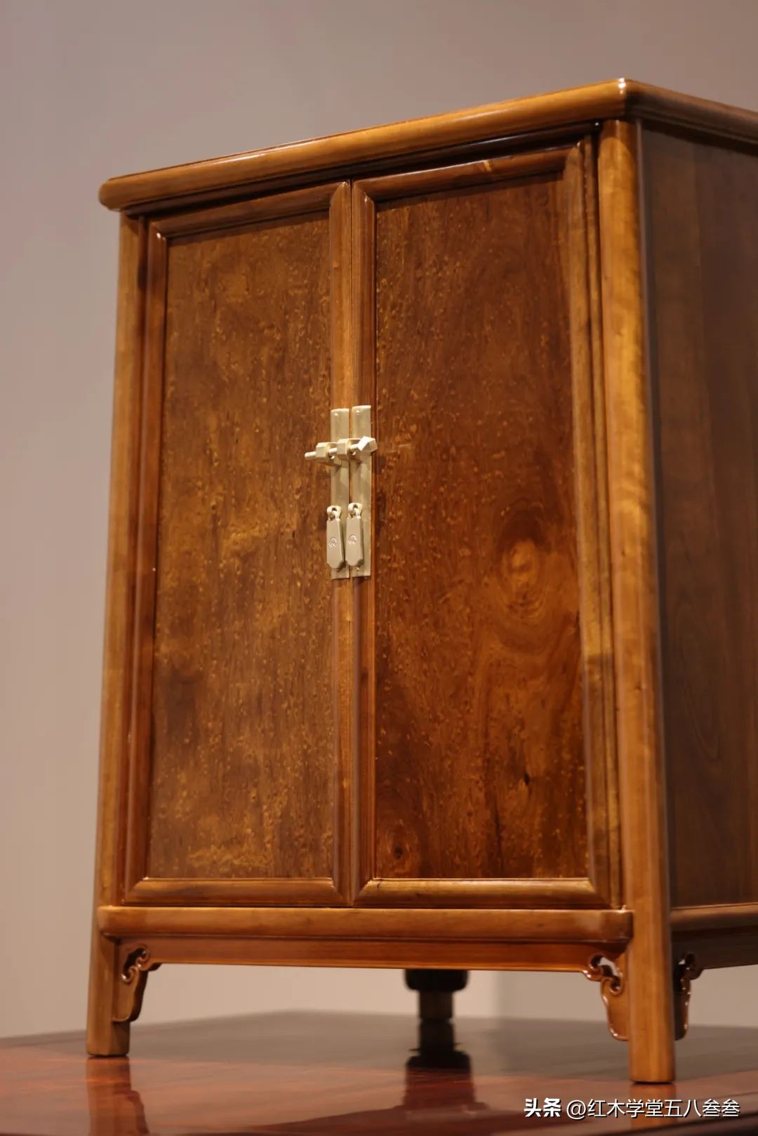 金丝楠圆角柜,金丝楠书房家具