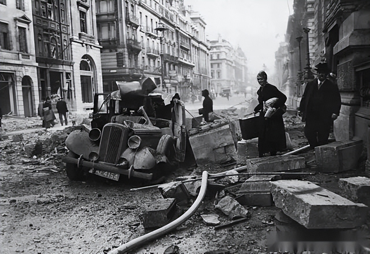 二战时期德国最后的反击,二战德国失败的主要原因两线作战