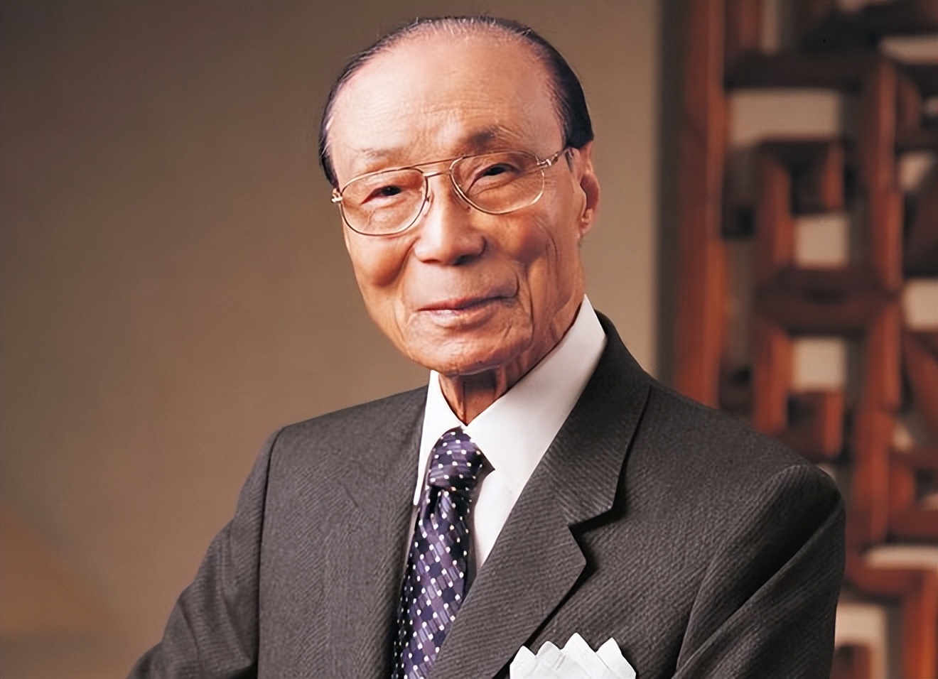 富家千金私自生下孩子,富家千金意外怀孕却被穷小子抛弃