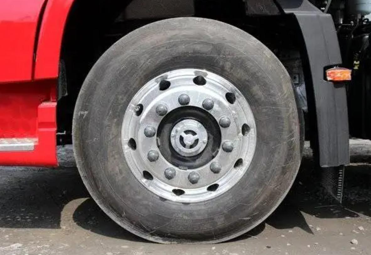 轮胎有效期多少年报废,网上买到过期的轮胎商家要怎么赔