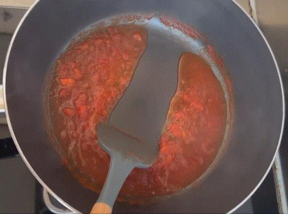 什么材质的锅不粘锅又耐用,刚买回来的锅好用又不粘锅无烟