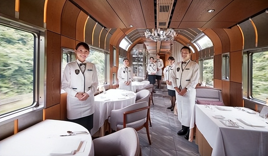 搭乘火车游日本,日本豪华观光列车