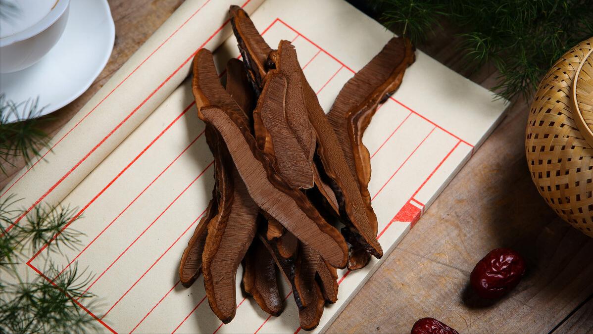 月经量特别多吃什么中药,月经量多按什么部位能减少