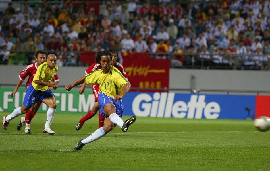 中国男足对巴西男足2002世界杯,21年国足vs越南