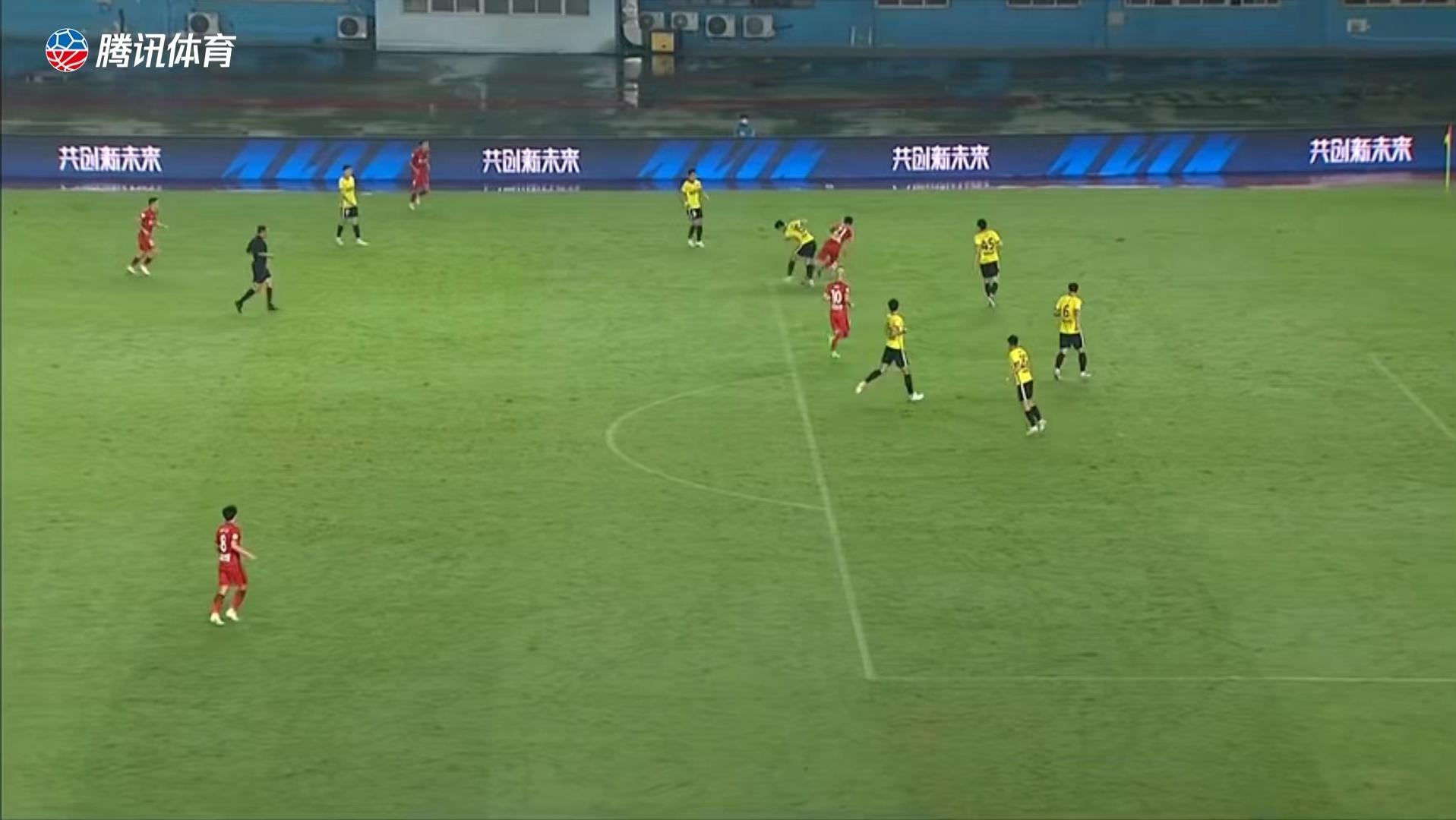 陈克强、吴少聪受伤流血，河南对阵广州上演精彩火爆的对攻大戏