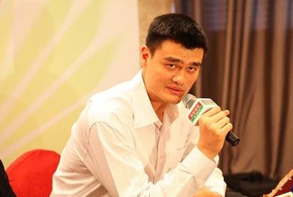 篮球巨星姚明现在的年龄有多大了,姚明为什么退役六年才入选名人堂