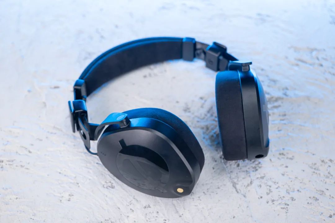 罗德麦克风一拖二监听使用方法,罗德麦克风日常使用