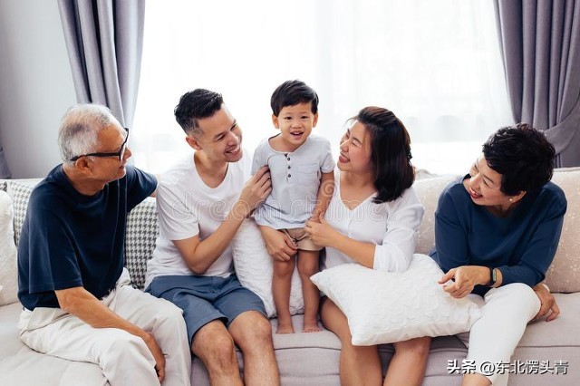 婚后和父母一起住的优缺点,子女和父母共同居住