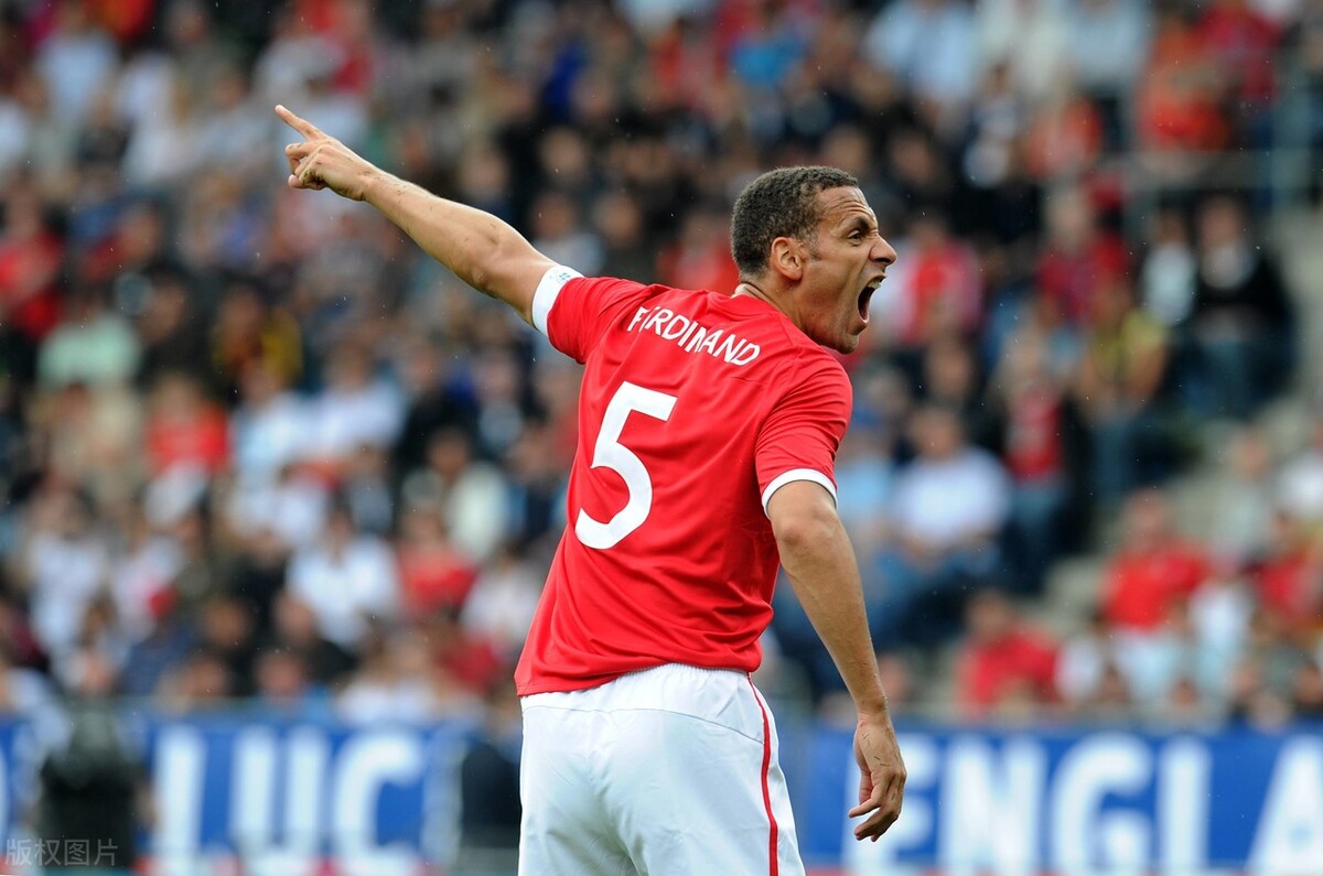 足坛十大中后卫传奇,历史足坛最佳中后卫