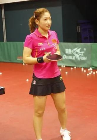 国乒女队王楠,王楠张怡宁女乒团体比赛视频