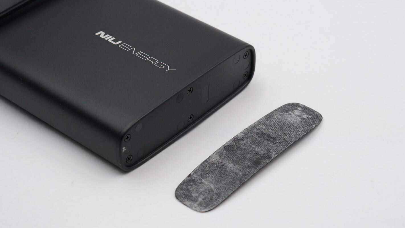 小牛充电宝拆解,小牛48v20a锂电充电器怎么拆