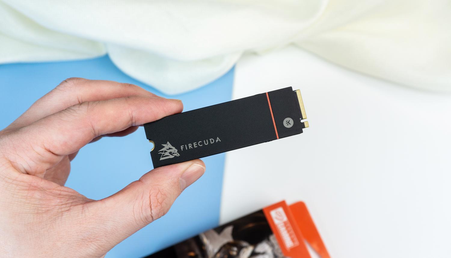 ps4和ps5的p5r哪个建议入手,ps5值得入手的其他配置