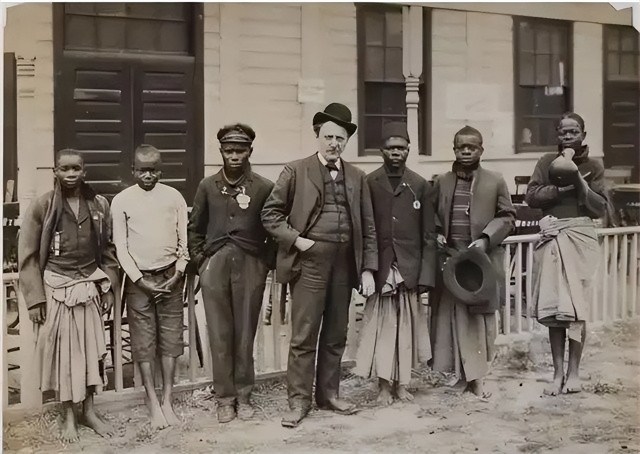 南非女孩巴特曼：被当做动物供欧洲人观赏，死后被制成标本