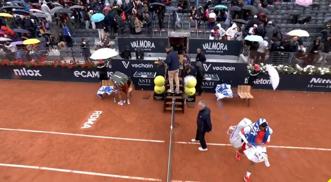 德约科维奇澳网靠误判赢瓦林卡,德约科维奇比赛误打裁判