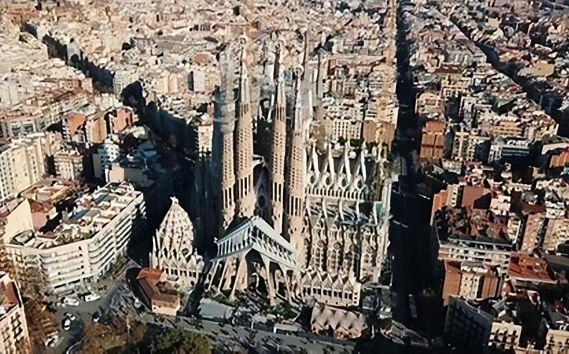 巴塞罗那为什么有吸引力,巴塞罗那特色是什么