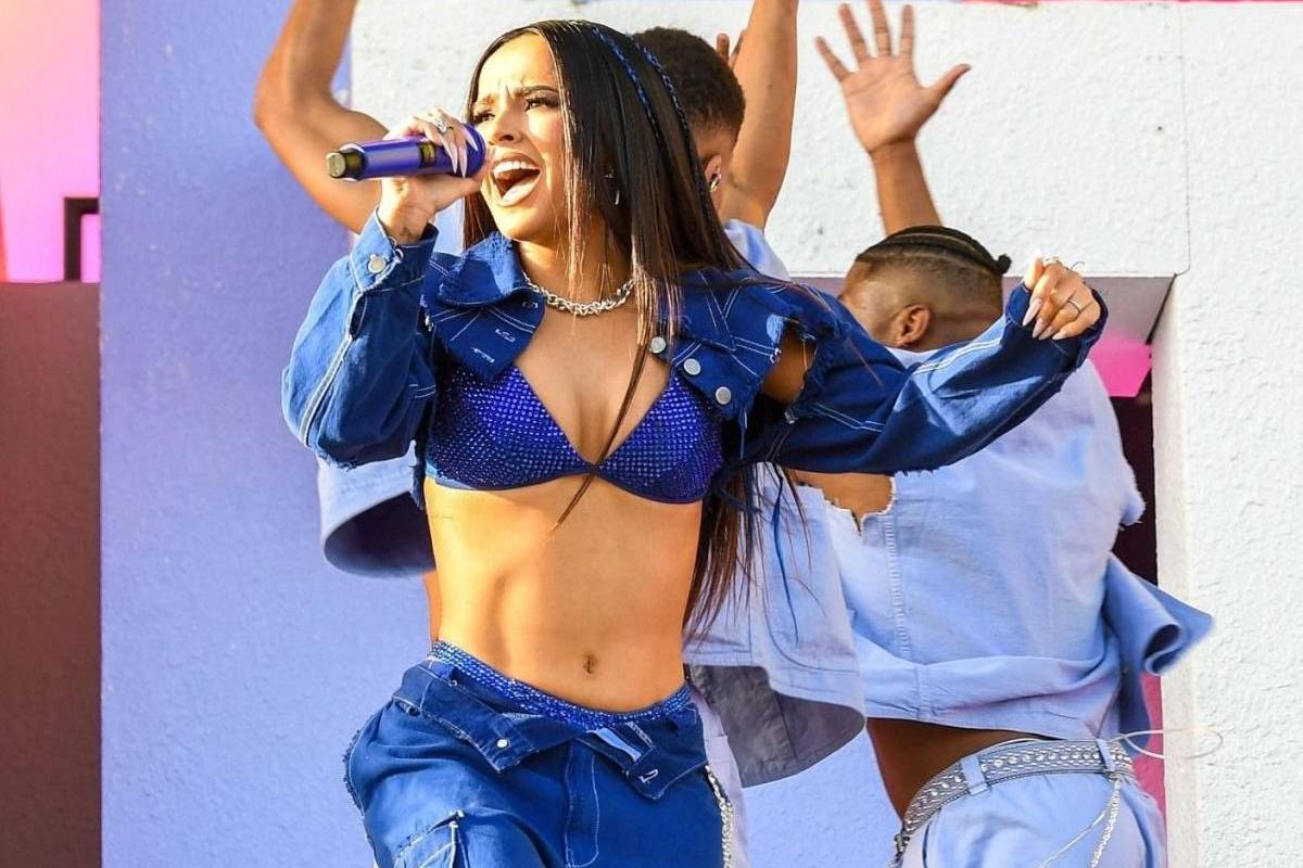 becky西班牙女歌手,becky歌手