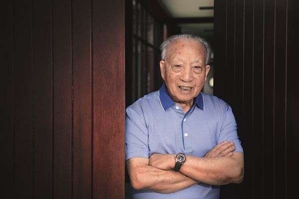 穷小子逆袭百亿富豪完整视频,穷小子逆袭成为千亿富翁