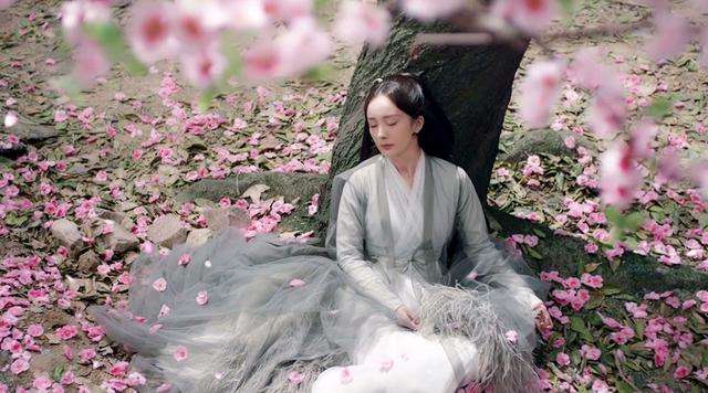 三生三世墨渊喜欢少绾,三生三世墨渊为什么喜欢令羽