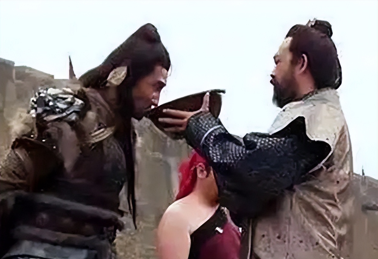 他临终说：若我后代出“高人”一定要杀，不然必*反造**，结果竟灵验