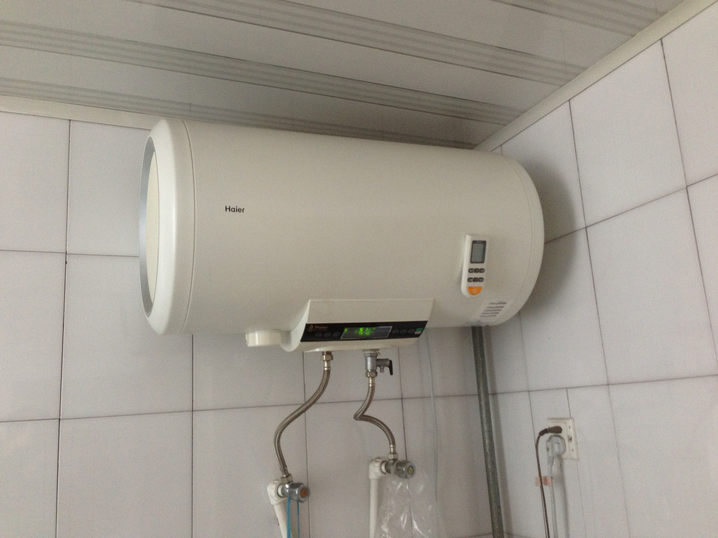 60升热水器一天洗两次澡耗电量,60升热水器一天多少电量