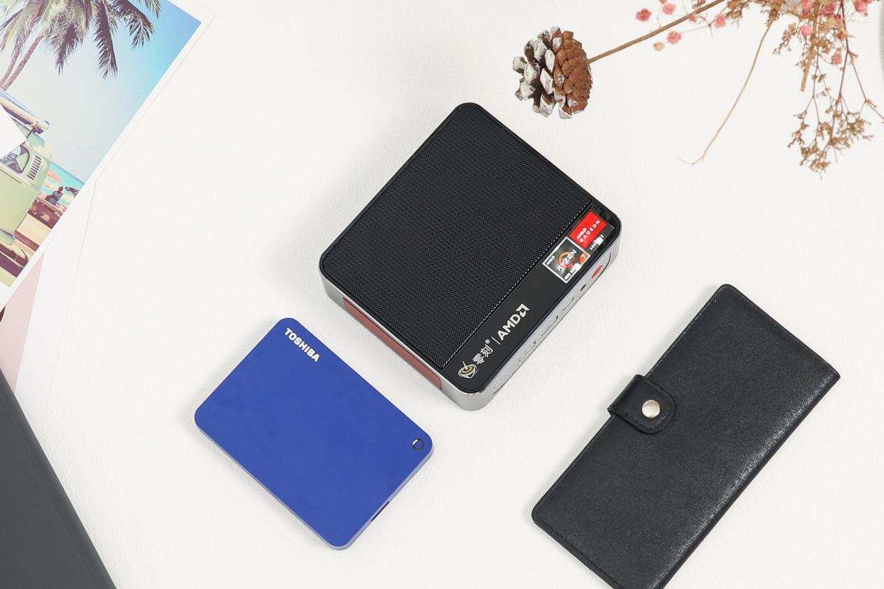 嫌弃“粗大”台式机的戳进来：迷你机也有春天，零刻SER4挺香