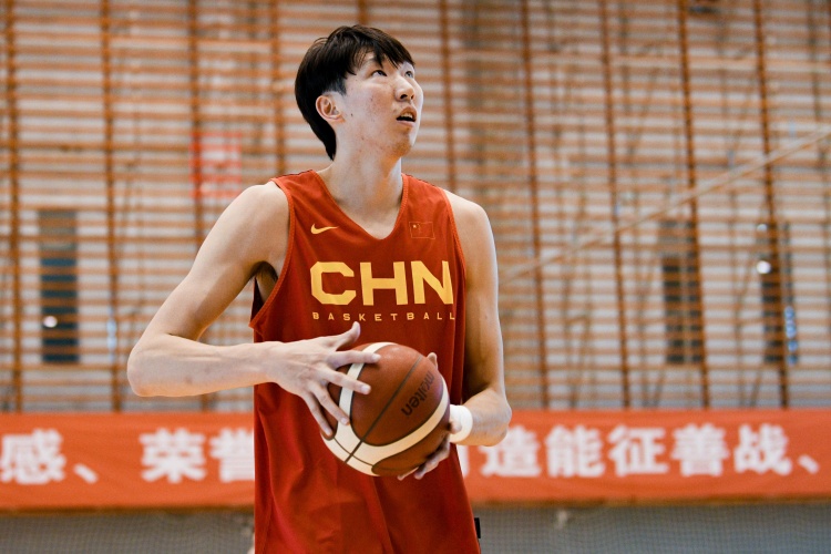 中国男篮vs伊朗男篮直播周琦,中国男篮将对阵黎巴嫩队周琦集锦