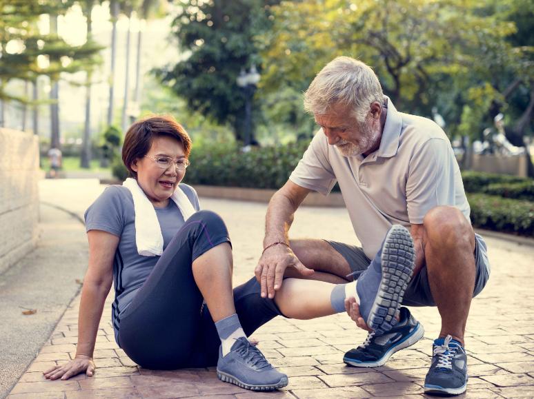 50岁身体一直没什么问题,50岁后腿脚没力