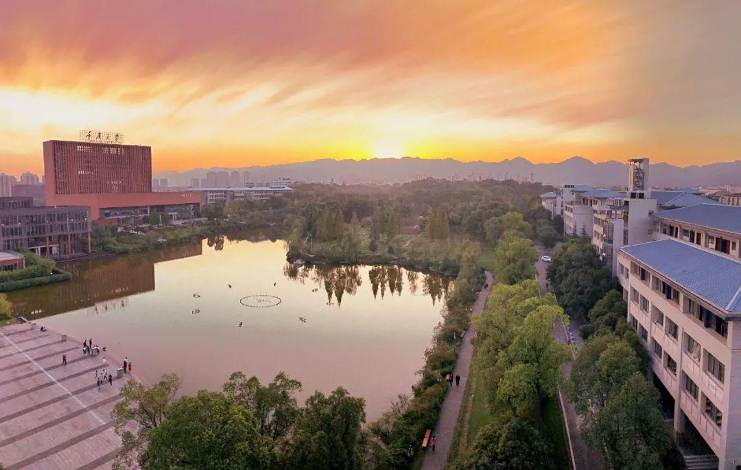 高考顺利！欢迎你来重庆，续写与重大的未来故事
