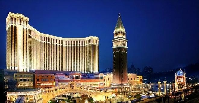 赌王何鸿燊，86万续命针连打11年，800万金丝楠木棺揭开世纪葬礼