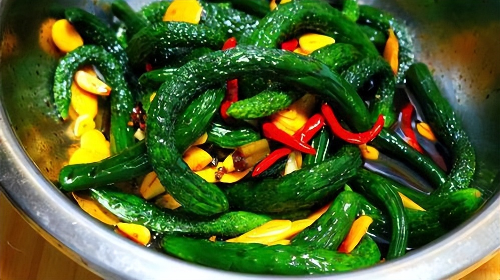 花生能导致骨质疏松吗,花生吃太多会引起骨质疏松吗