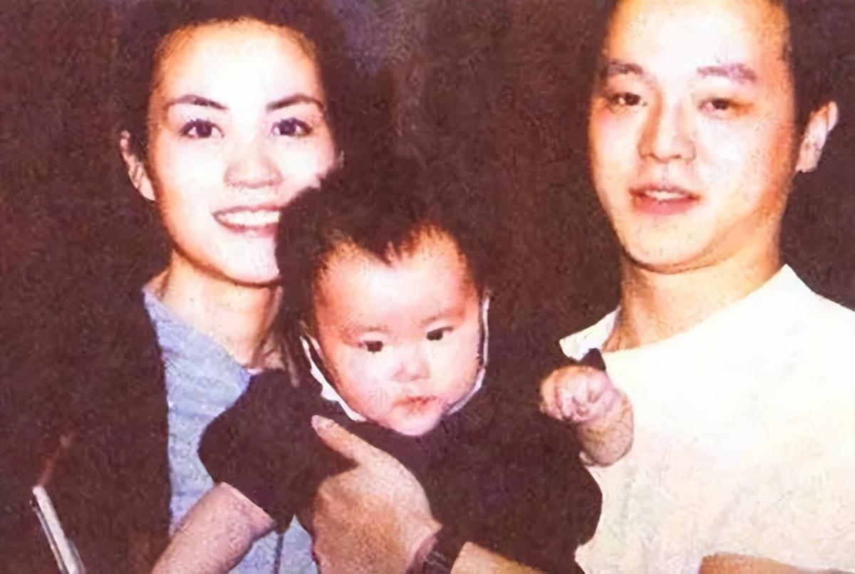 窦唯近照曝光显憔悴,窦唯现状曝光一改往日邋遢形象