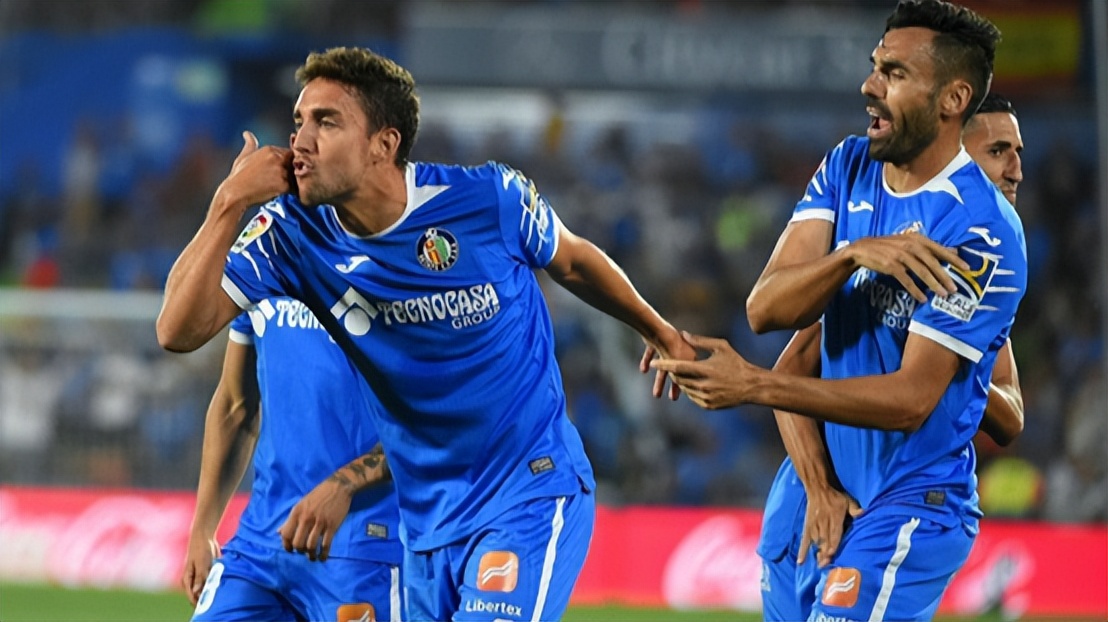 西甲比利亚雷亚尔2-1阿尔梅里亚,031赫塔菲vs比利亚雷亚尔比分预测