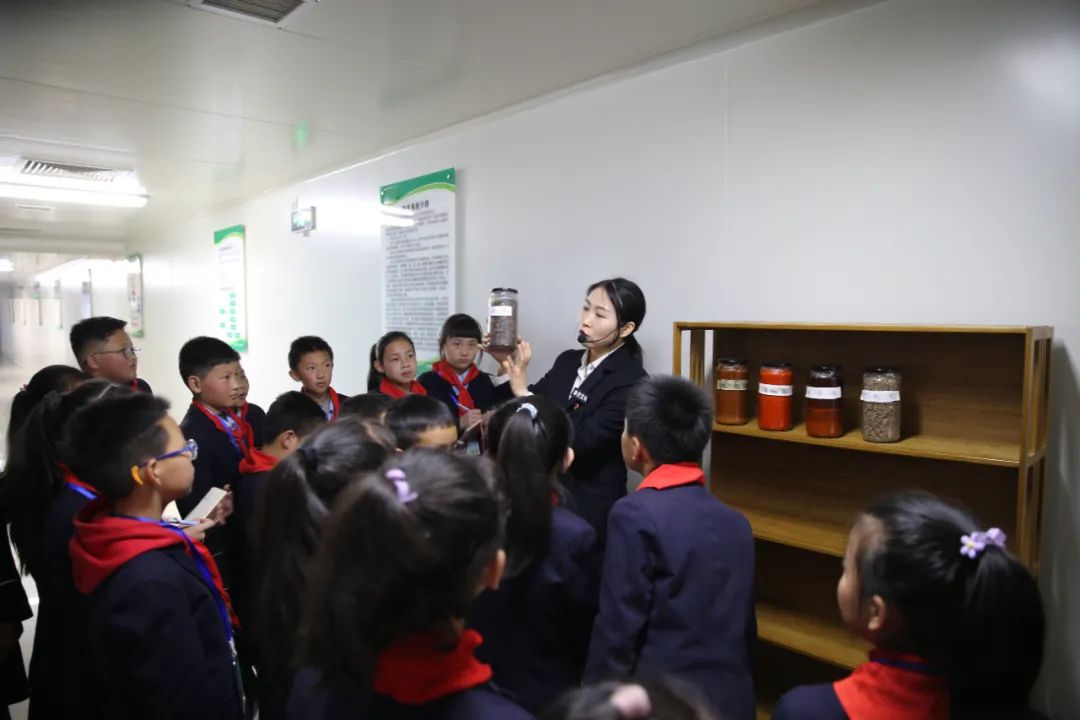 厨余垃圾餐厨垃圾处理再利用,绿色环保小记者采访