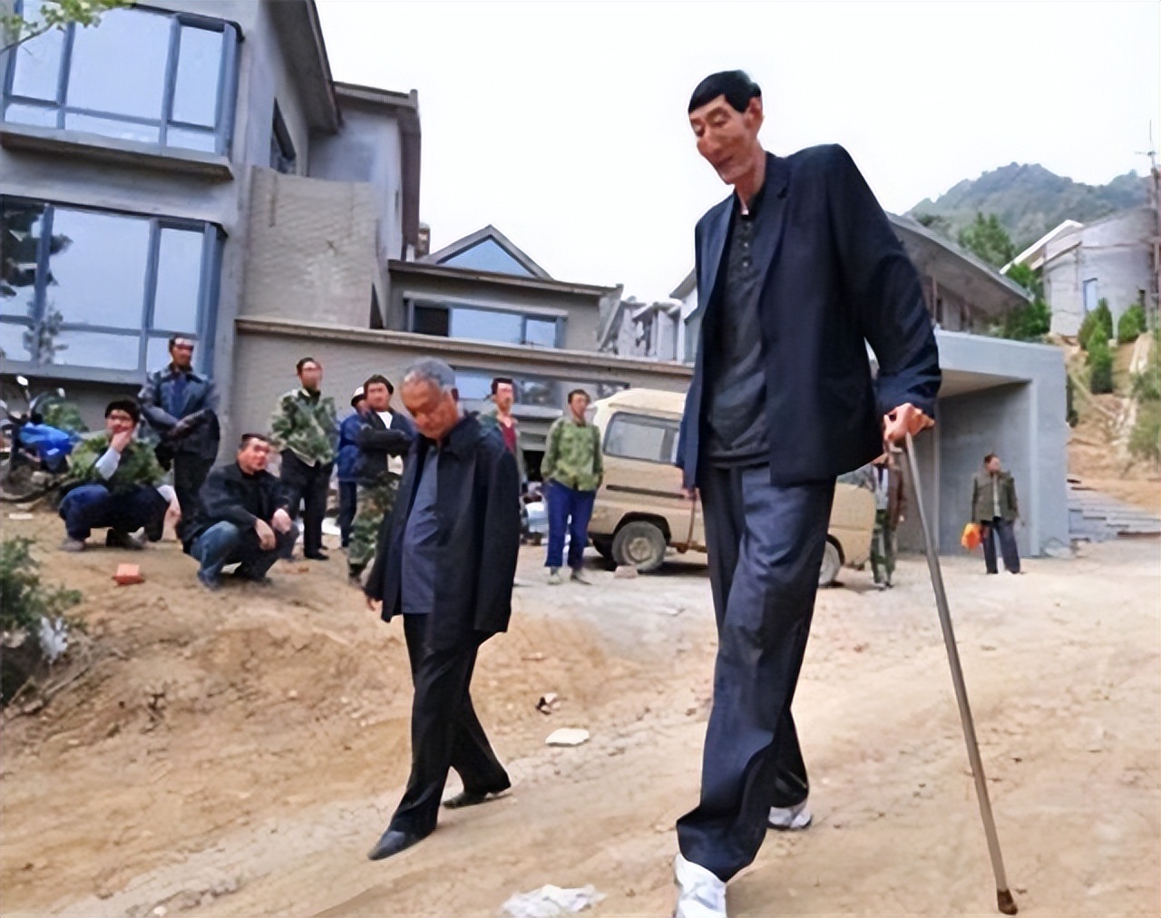 中国巨人鲍喜顺还活着吗,中国巨人鲍喜顺家人现状