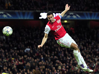 天外飞仙罗本,范佩西天外飞仙英超